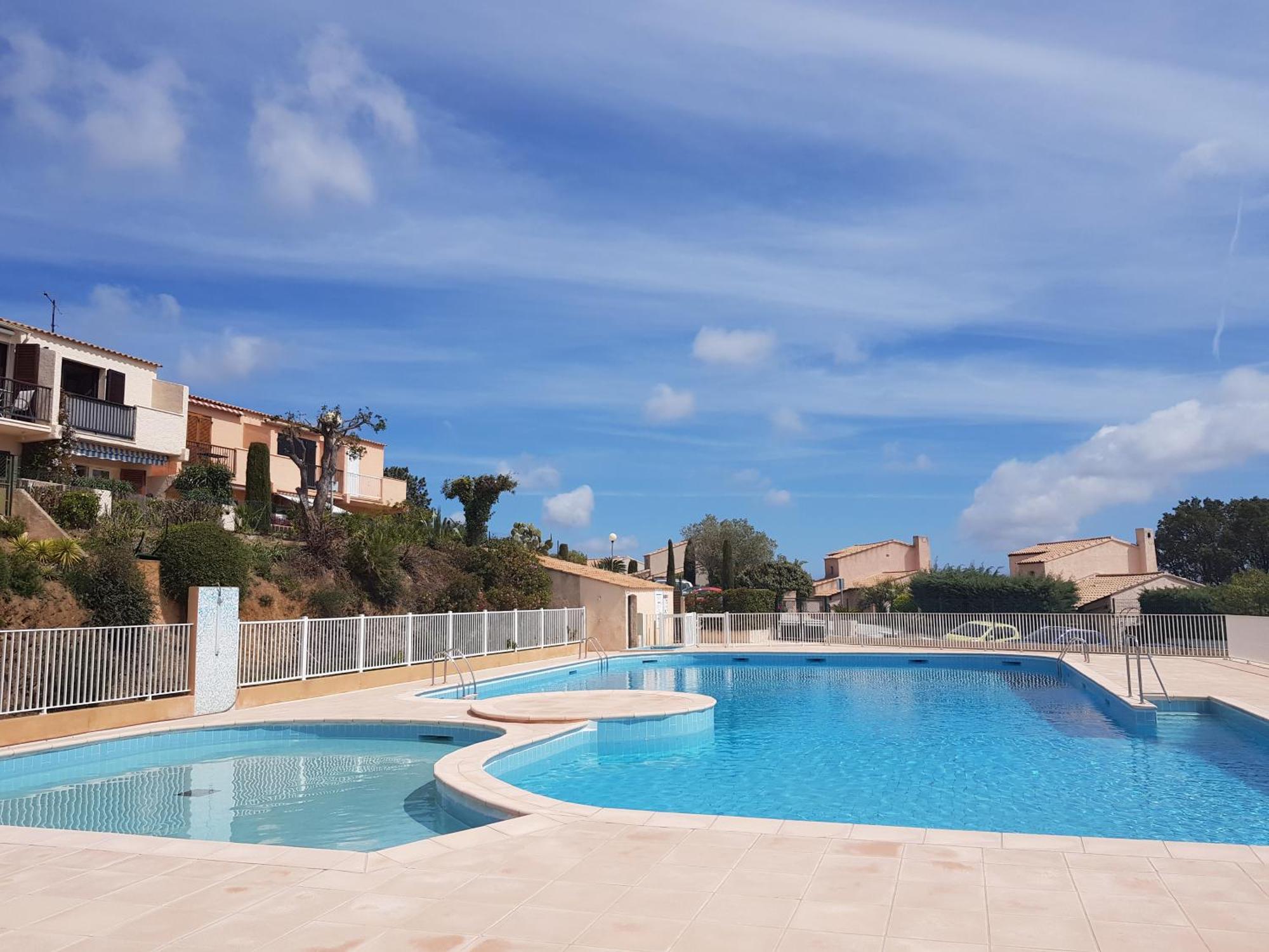 Villa Mit Grossartigem Panoramablick Auf Das Meer Und Direkt Am Pool Ла Круа-Вальме Экстерьер фото